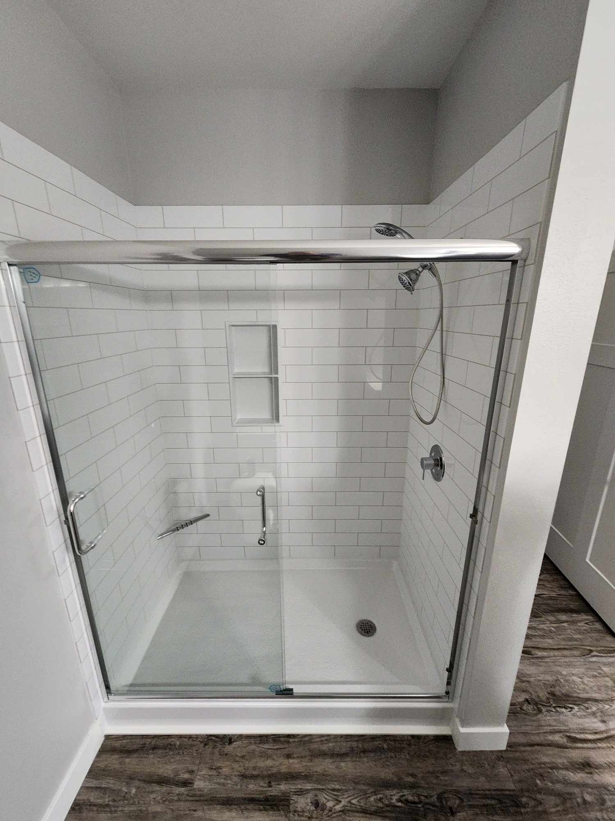 Benefits of Converting Your Tub to a Walk-In Shower